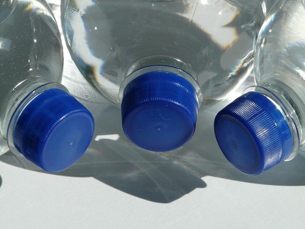 Sněmovna znovu projedná zavedení povinného zálohování plastových lahví