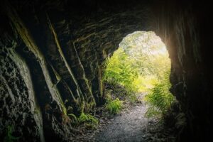 Jeskyně v Česku zahajují novou turistickou sezonu